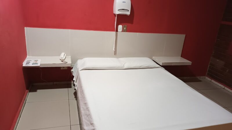 Motel El Doral: privacidad, confort y jacuzzi en Santa Tecla